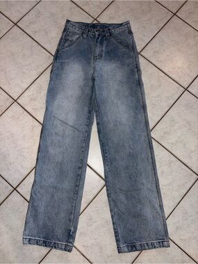 Brandy Melville Women's Relaxed Wide-Leg Jeans - Light Blue Wash